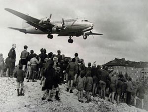 berlin blockade and airlift